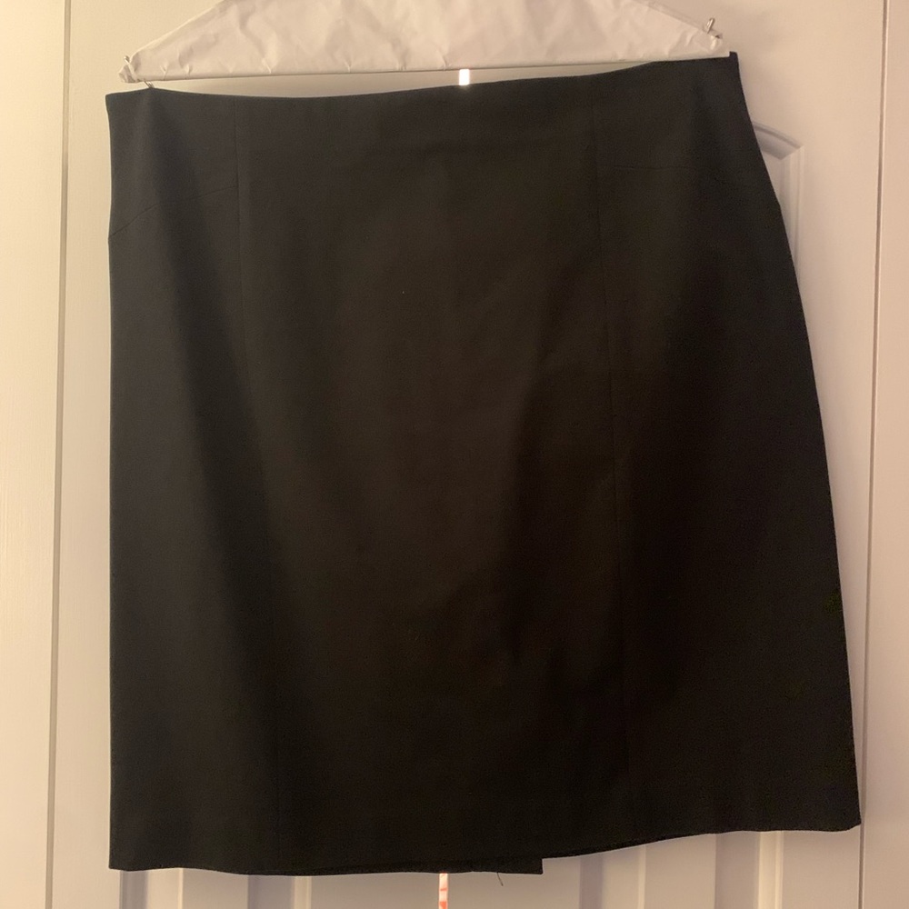Banana Republic black skirt size 14